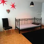 Sweet Home, Fireplace 아파트 로바니에미